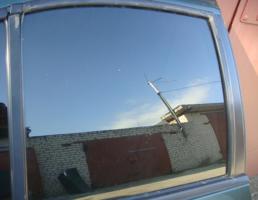 Стекло двери задней правой для NISSAN ALMERA (N15) 1995-2000  запчасти бу