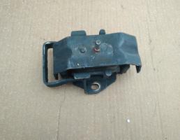 Опора двигателя левая для MITSUBISHI PAJERO/MONTERO (V1,V2,V3,V4) 1990-1997  запчасти бу