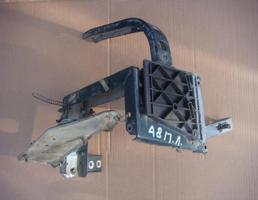 Кронштейн для AUDI A8 (D2) 1994-2003  запчасти бу